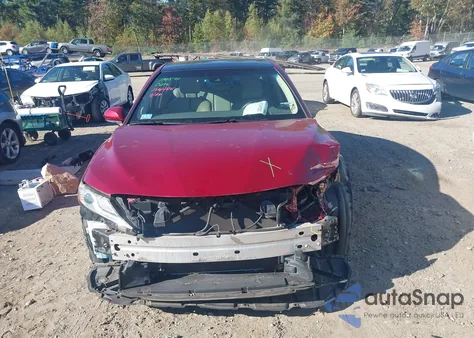 2018 Toyota Camry Xle z USA, uszkodzony, nr VIN 4T1B11HKXJU579702